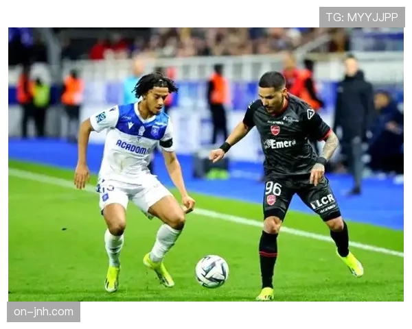 欧塞尔0-2不敌布雷斯特,保级形势再度严峻 欧塞尔0-2不敌布雷斯特,保级形势再度严峻